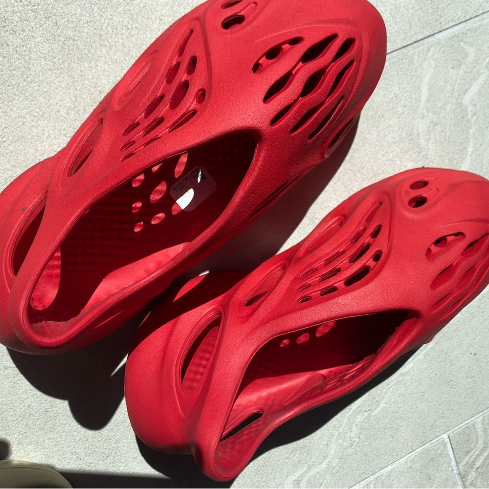 Yeezy - Picture 4 of 4